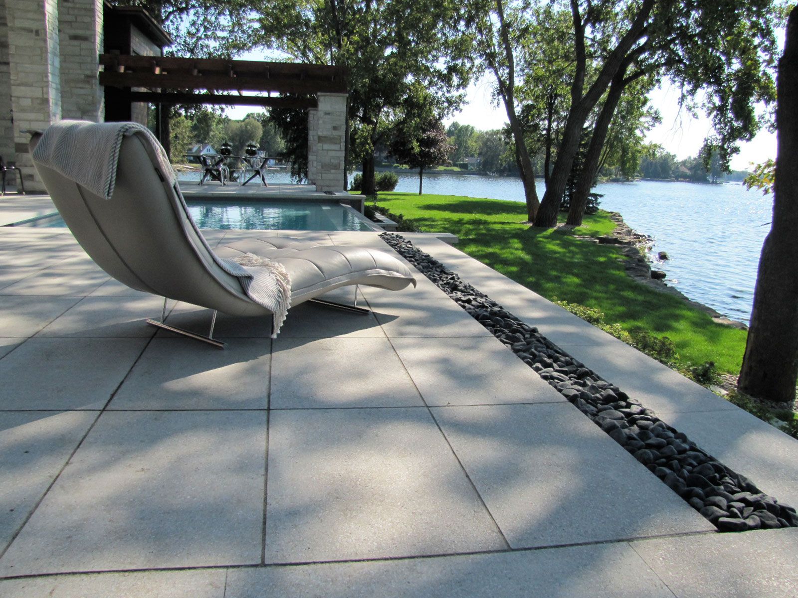 Un look aérien et dégagé qui permet d’admirer la beauté du paysage.